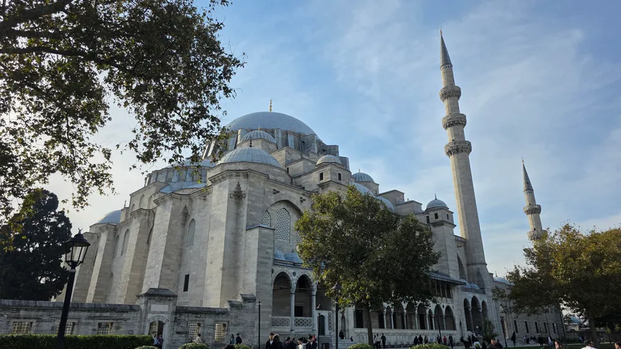 The song of the mosques ring out across Istanbul. I stand next to the great Süleymaniye mosque, high up atop the city, listening to hundreds of prayer cries come from over 3000 surrounding mosques. The city is singing.